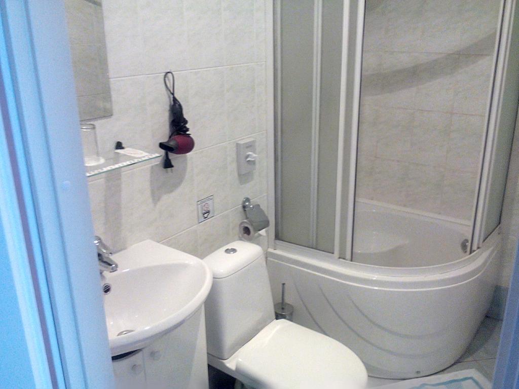 Central Hotel Narwa Zewnętrze zdjęcie