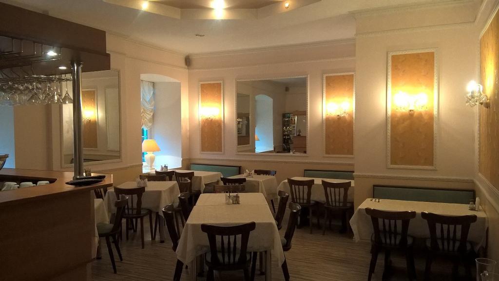Central Hotel Narwa Zewnętrze zdjęcie